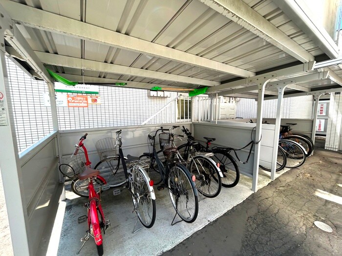 物件外観写真6　(駐輪場)