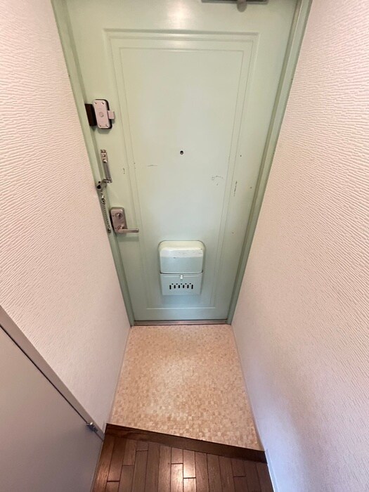 物件内観写真16　(玄関)