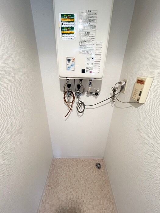 物件内観写真18　(洗濯機置場)