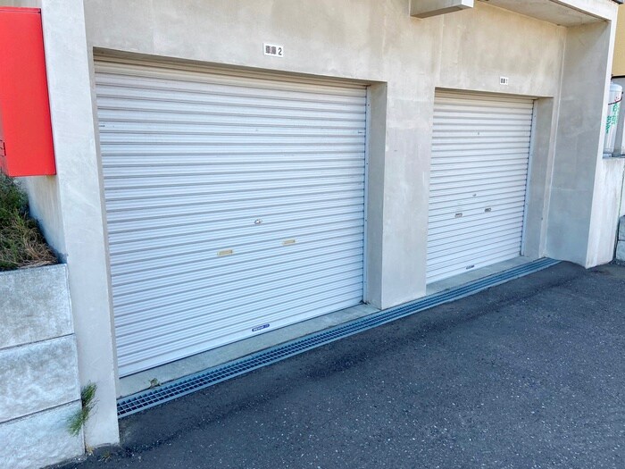 物件外観写真3　(駐車場)