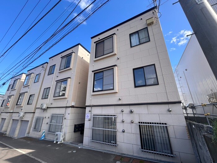 物件外観写真2　(外観写真)