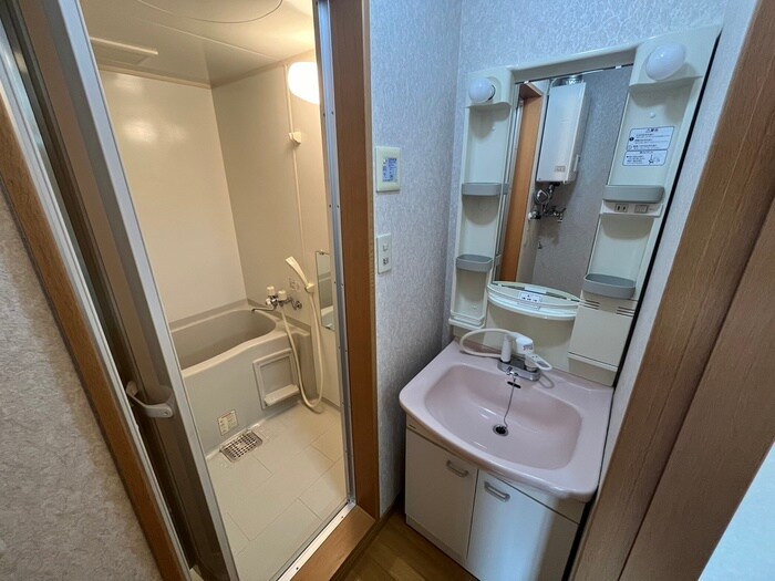 物件内観写真12　(洗面)