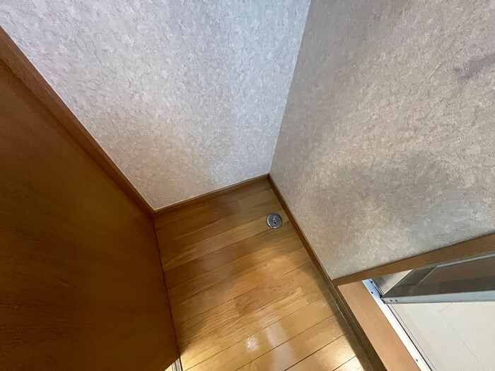 物件内観写真13　(洗濯機置場)