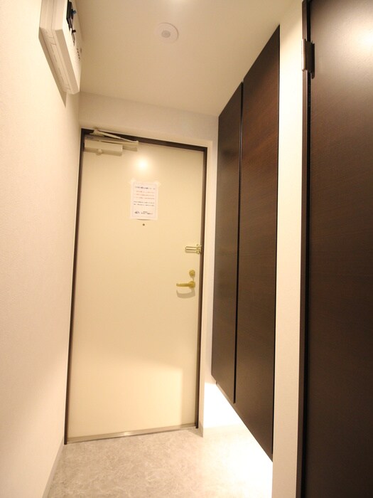 物件内観写真16　(玄関)