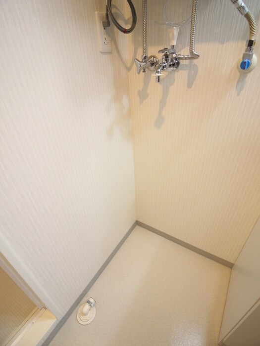 物件内観写真18　(洗濯機置場)