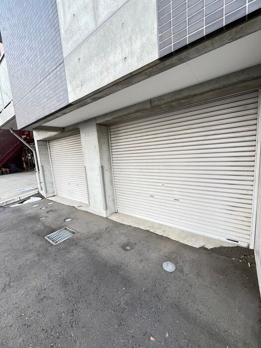 物件外観写真4　(駐車場)