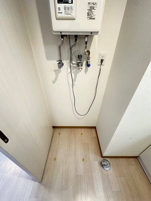 物件内観写真15　(洗濯機置場)