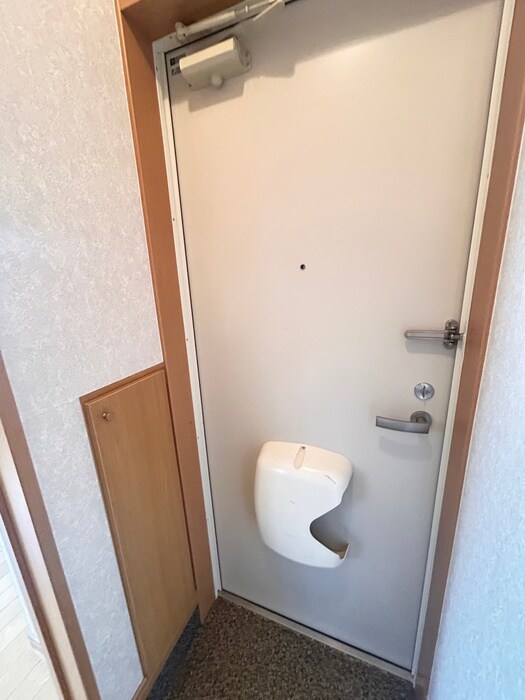 物件内観写真15　(玄関)
