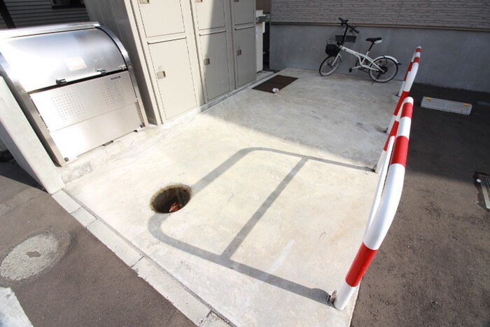 物件外観写真5　(駐輪場)