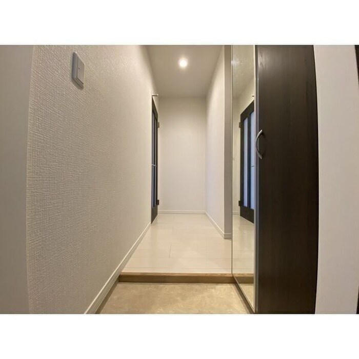 物件内観写真14　(玄関)