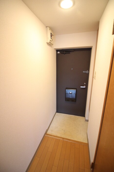 物件内観写真16　(玄関)