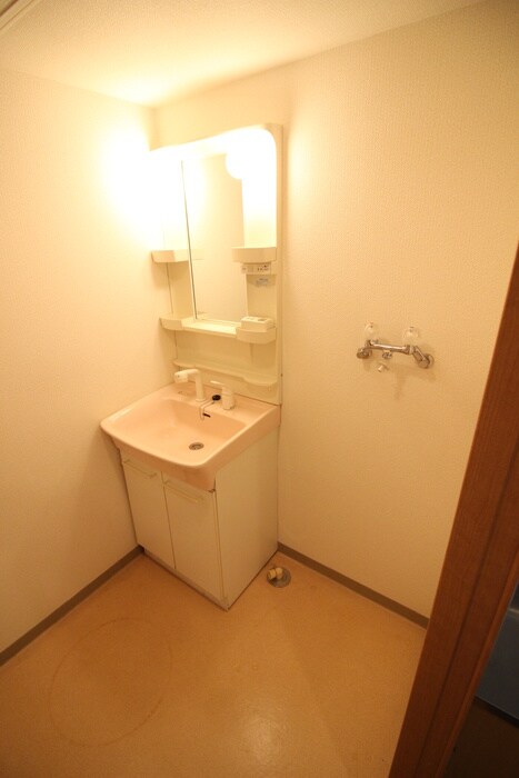 物件内観写真18　(洗濯機置場)