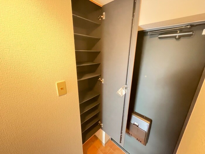 物件内観写真19　(靴箱)