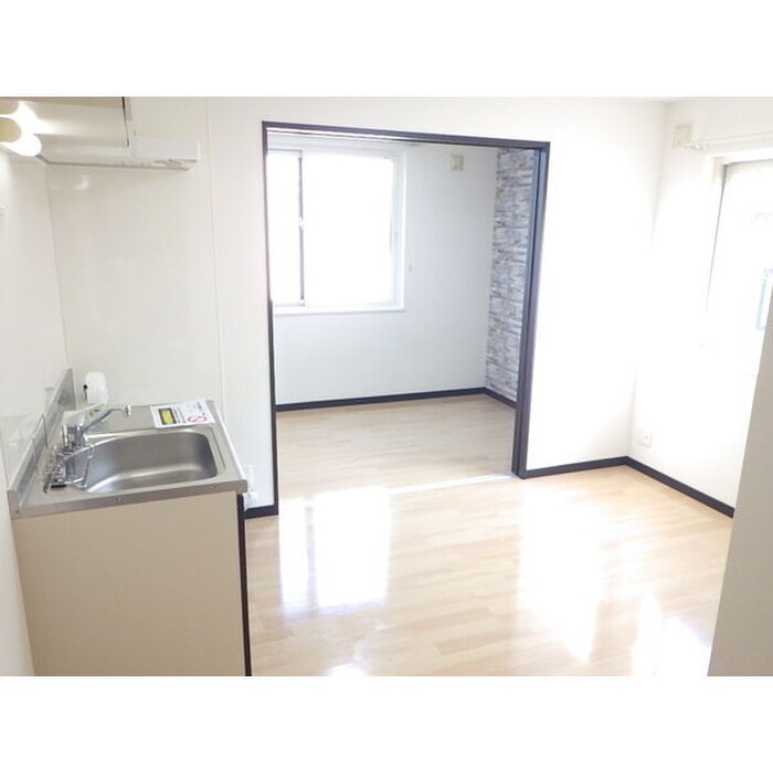 物件内観写真3　(居室)