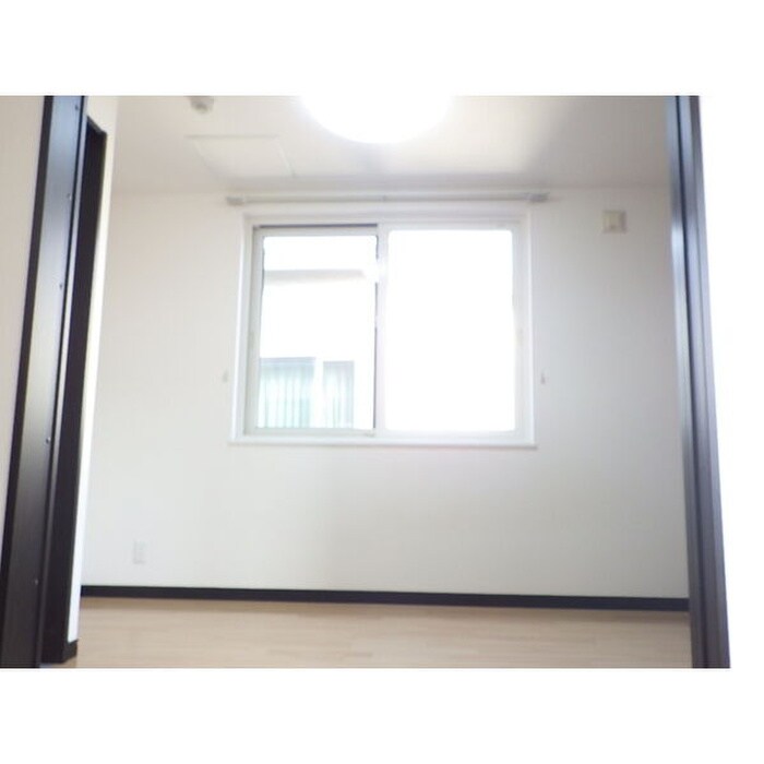 物件内観写真4　(居室)