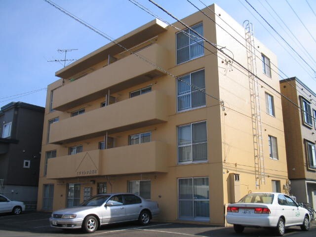 エクセレンス西町の物件外観写真