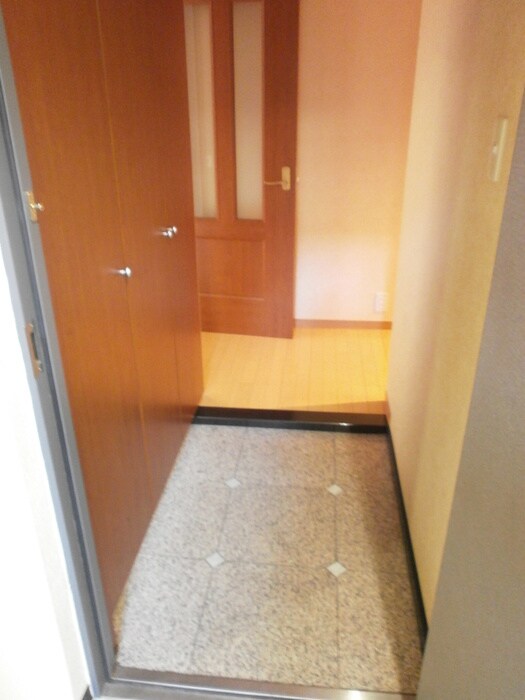 物件内観写真7　(玄関)