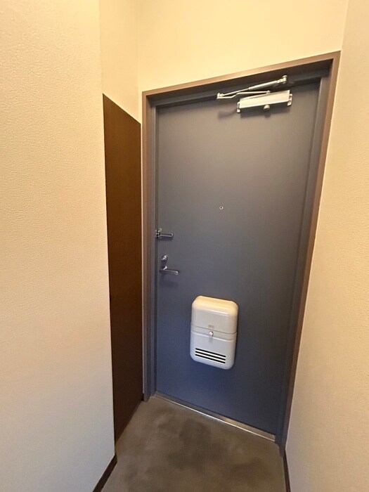 物件内観写真16　(玄関)