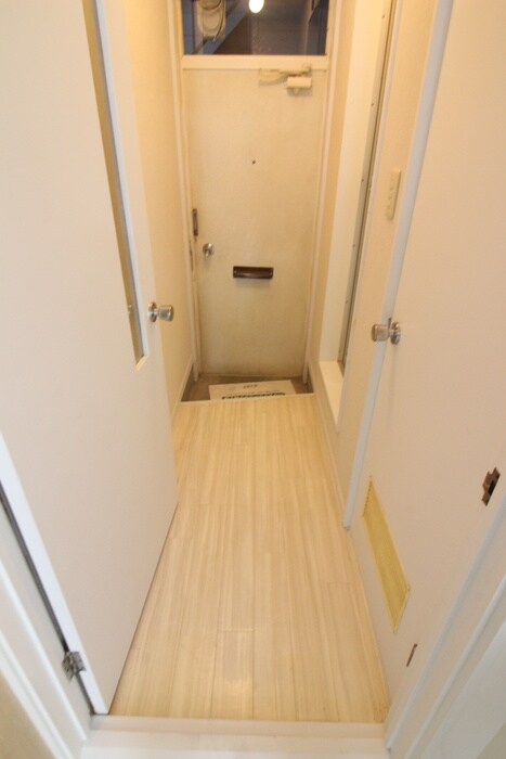 物件内観写真16　(廊下)