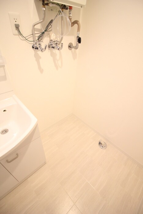 物件内観写真11　(洗濯機置場)