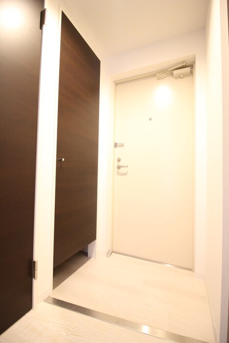 物件内観写真14　(玄関)