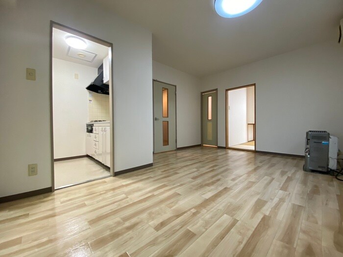 物件内観写真3　(居室)