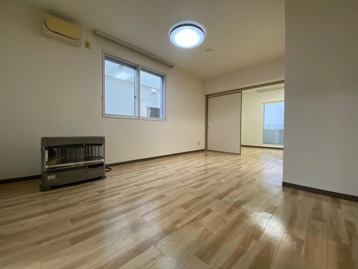 物件内観写真4　(居室)