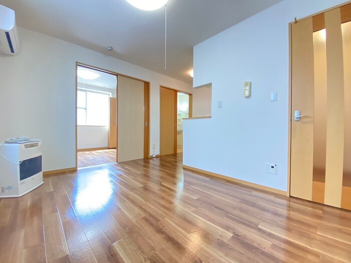 物件内観写真3　(居室)