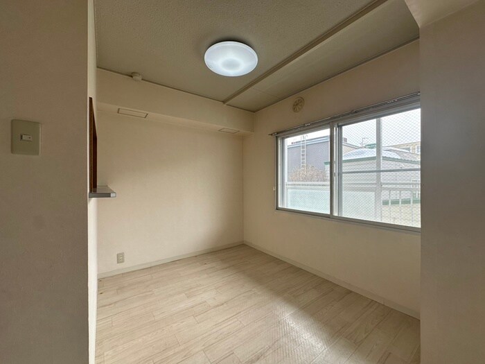 物件内観写真10　(居室)