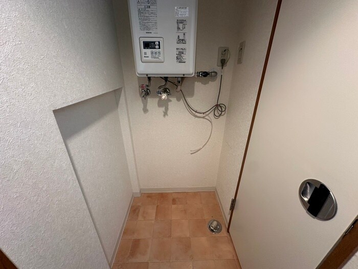 物件内観写真18　(洗濯機置場)