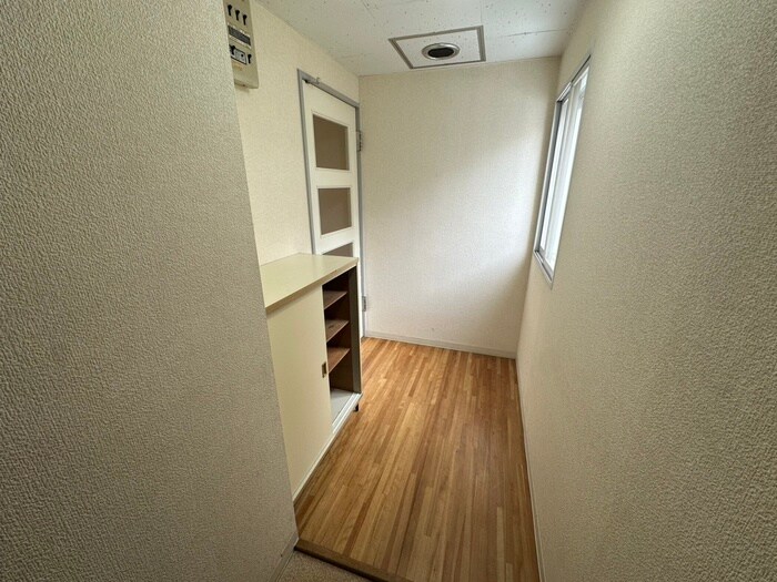 物件内観写真19　(玄関)
