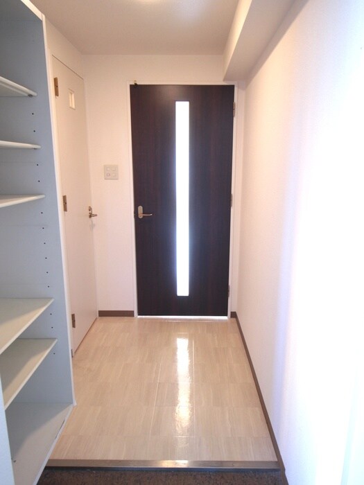 物件内観写真15　(玄関)