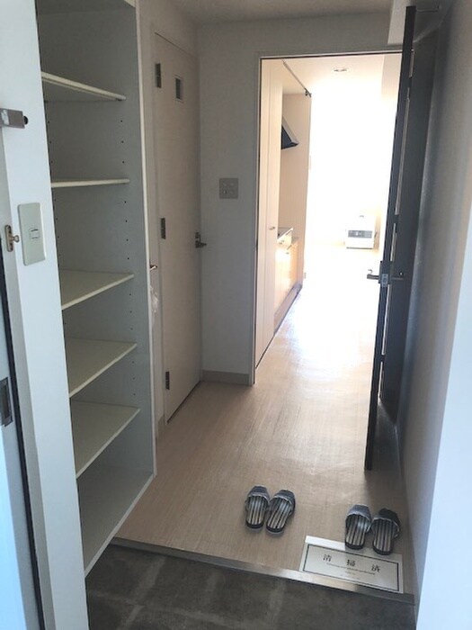 物件内観写真16　(玄関)