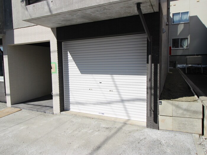 物件外観写真2　(駐車場)