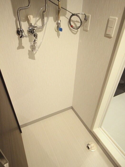 物件内観写真14　(洗濯機置場)