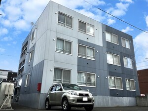 ウィスタリア西岡外観写真