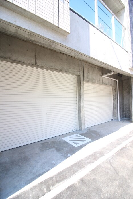 物件外観写真2　(駐車場)