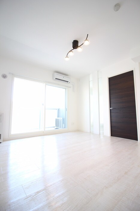 物件内観写真4　(居室)