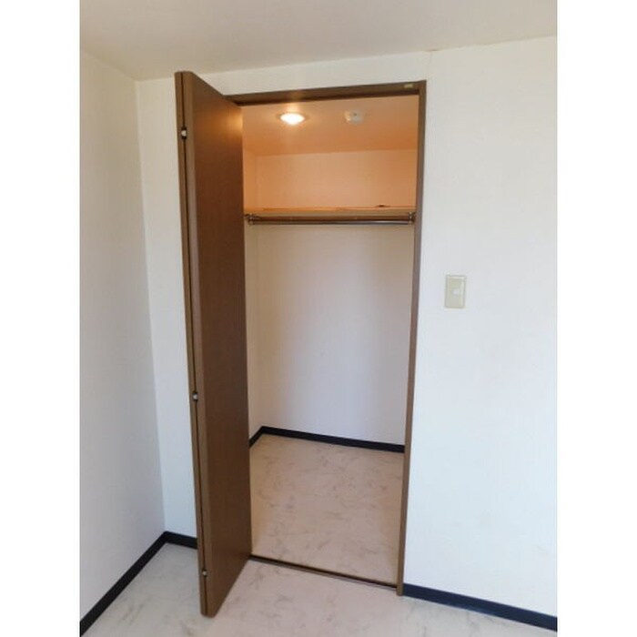 物件内観写真10　(収納)