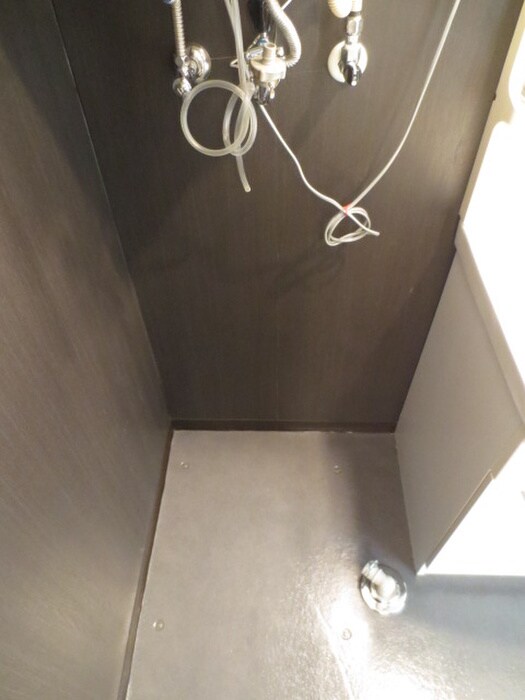 物件内観写真14　(洗濯機置場)