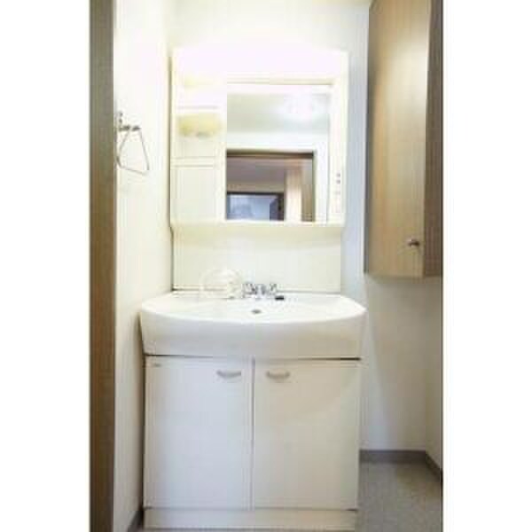 物件内観写真4　(洗面)