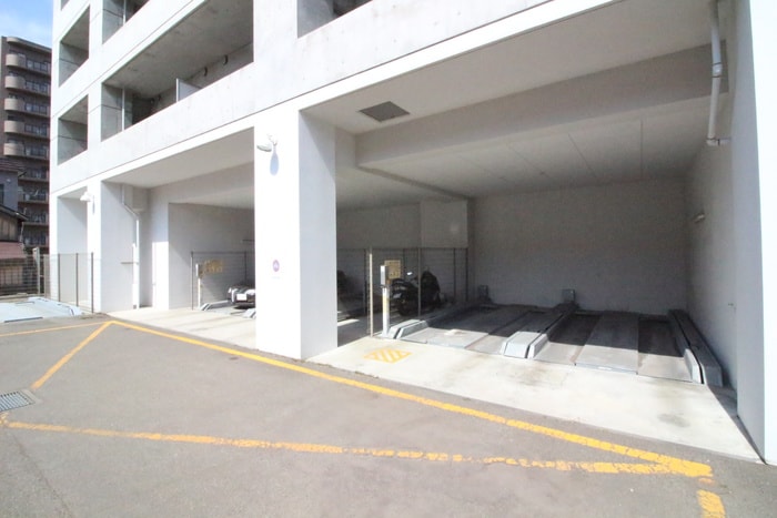 物件外観写真4　(駐車場)