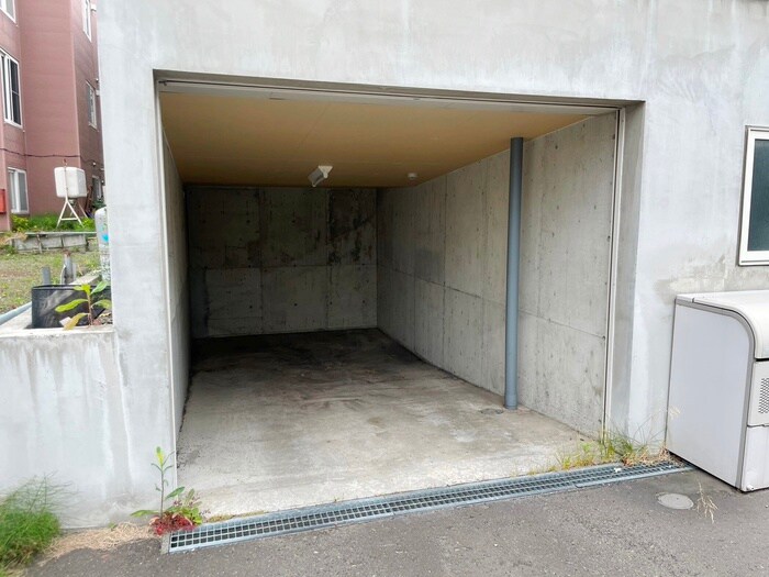 物件外観写真6　(駐車場)