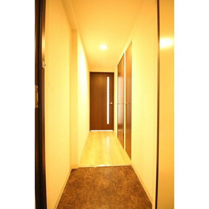 物件内観写真14　(玄関)