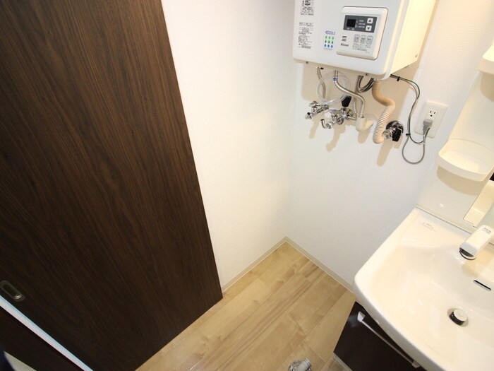 物件内観写真13　(洗濯機置場)