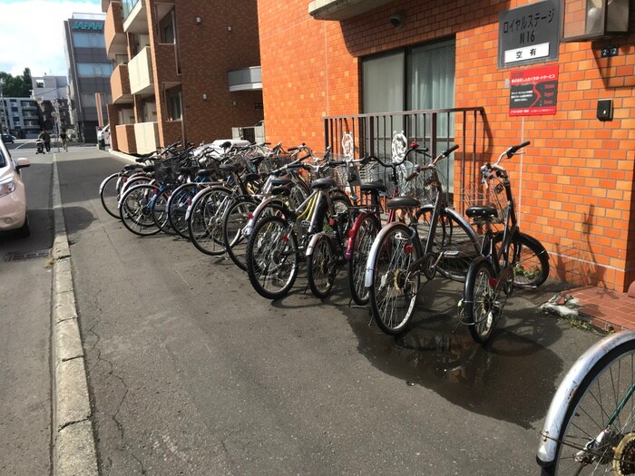 物件外観写真4　(駐輪場)