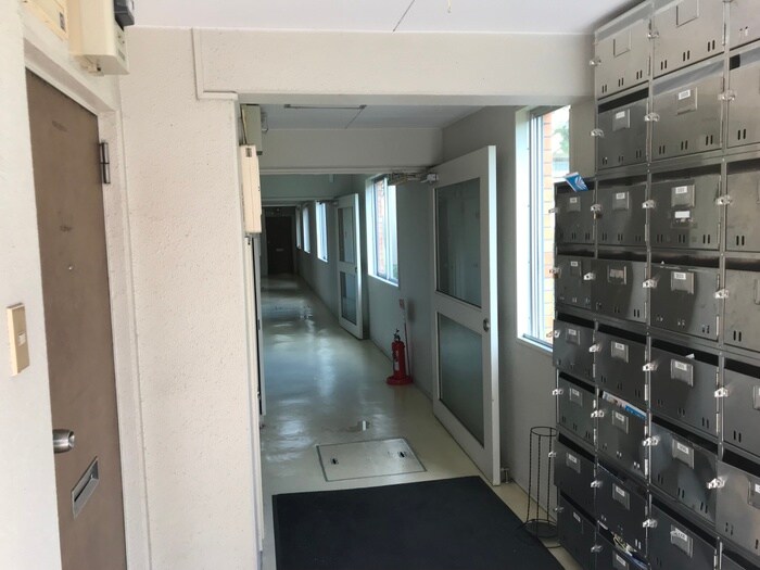 物件外観写真6　(エントランス部分)