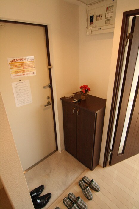 物件内観写真14　(玄関)