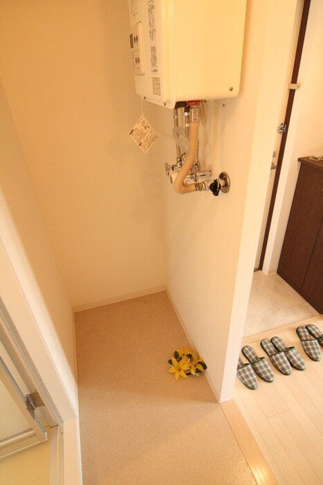 物件内観写真15　(洗濯機置場)