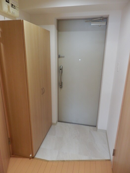 物件内観写真16　(玄関)
